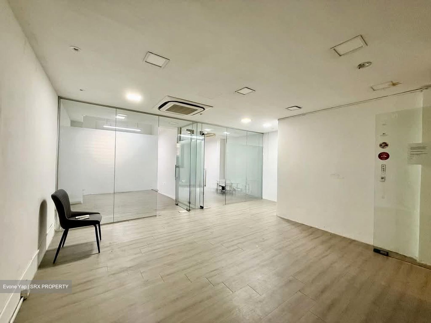 Joo Chiat Road (D15), Shop House #569190991